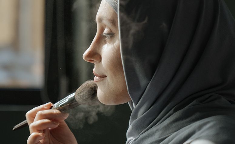 Pó facial: principais tipos e como escolher o seu